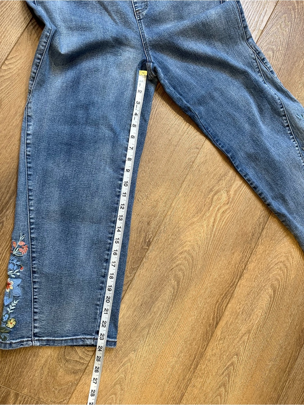 Northern Reflections Blue Cropped Jeans with Floral Embroidery - Picture 6 of 10